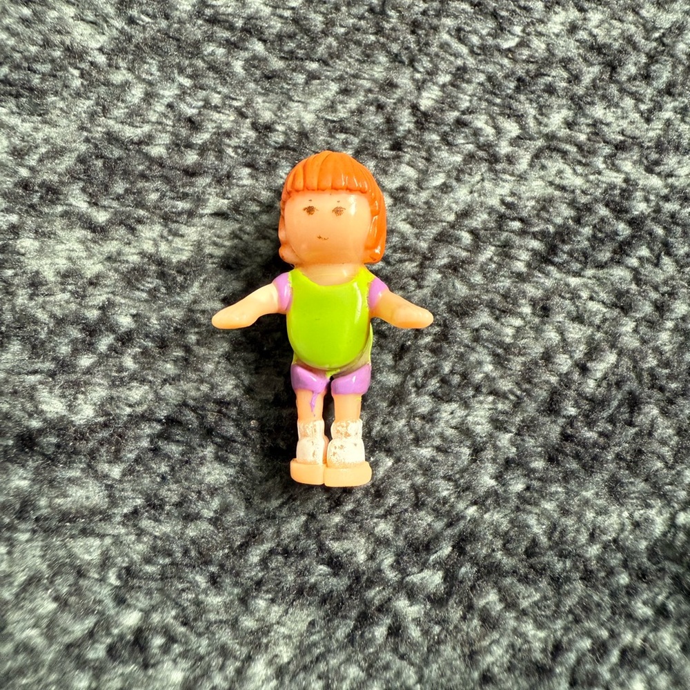 Vintage Moveable Polly Pocket Workout